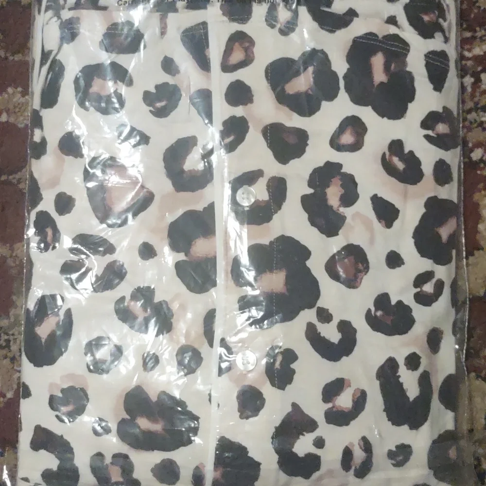 Most comfortable pjs ever! Stars above Pajamas. Comfortable  leopard - Picture 3 of 3